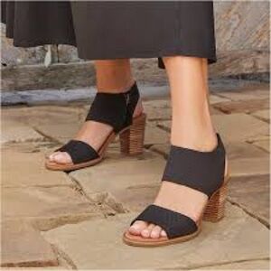 Tom’s leather velvet Elegant Black Women's Heeled Sandals size 9.5w